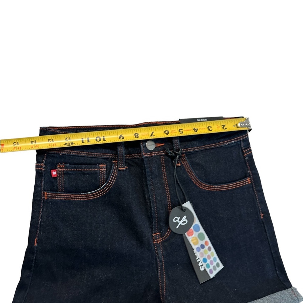 April Jeans Fit Leg Relaxed High Rise Short Jeans Size Medium - Picture 13 of 17